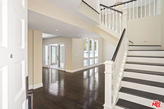 869 S Bundy Dr in Los Angeles, CA - Building Photo - Building Photo