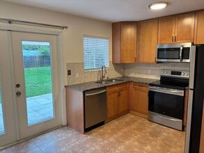 2289 SE Friendship St in Port St. Lucie, FL - Building Photo - Building Photo