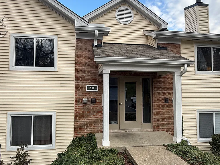 10 Rio Grande Cir, Unit 5 in Florence, KY - Building Photo