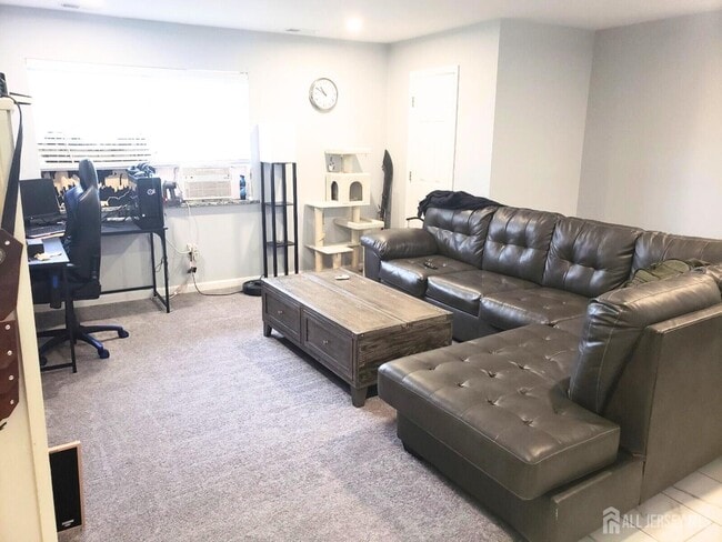 45 Old Millstone Dr in East Windsor, NJ - Building Photo - Building Photo