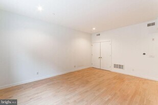 507 S 8th St in Philadelphia, PA - Building Photo