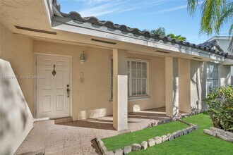 21343 SW 94th Ct in Cutler Bay, FL - Building Photo - Building Photo