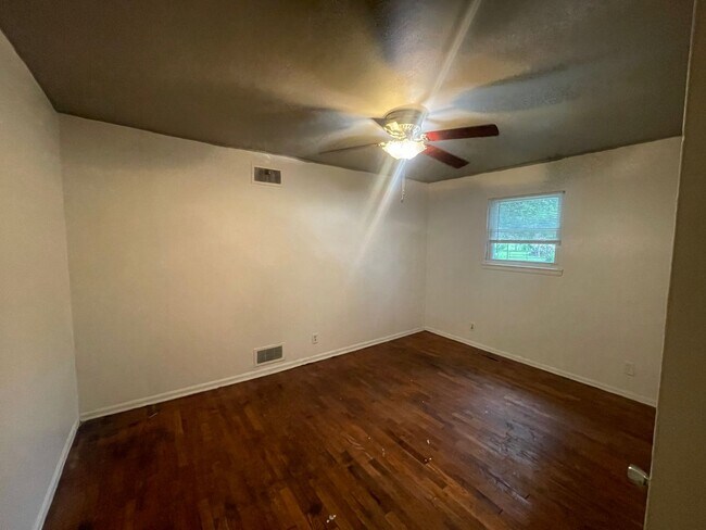 1507 W Phelps St in Springfield, MO - Building Photo - Building Photo