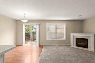 3977 SW 180th Terrace in Beaverton, OR - Foto de edificio - Building Photo