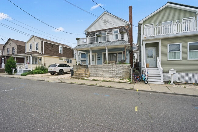 55 Seadrift Ave, Unit 1 in Highlands, NJ - Building Photo - Building Photo