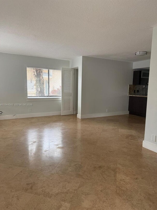 118 Wimbledon Lakes Dr in Plantation, FL - Building Photo - Building Photo