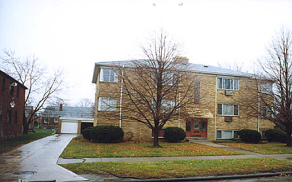 6457 Ridge Rd in Parma, OH - Building Photo