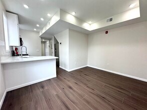565 West Side Ave in Jersey City, NJ - Building Photo - Building Photo