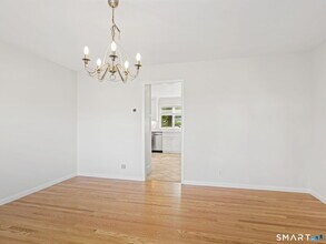 80 Tomac Ave in Greenwich, CT - Building Photo - Building Photo