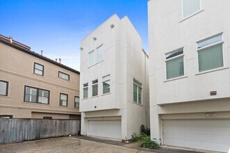 120 Pierce St in Houston, TX - Building Photo - Building Photo