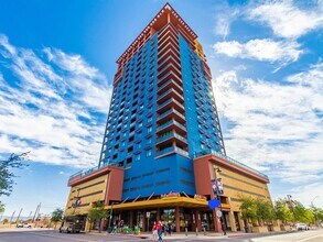 310 S 4th St, Unit 1207 in Phoenix, AZ - Foto de edificio - Building Photo