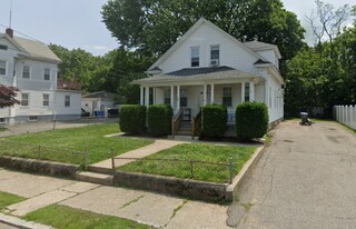 38 Pengrove St in Cranston, RI - Building Photo