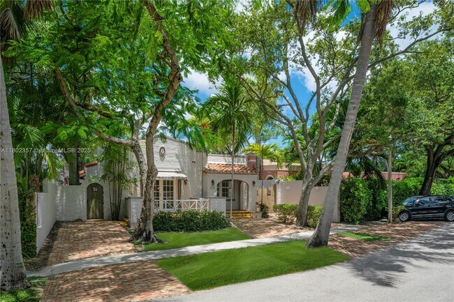 1765 Wa Kee Na Dr in Miami, FL - Building Photo - Building Photo