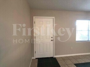 3252 Peterborough St in Holiday, FL - Building Photo - Building Photo