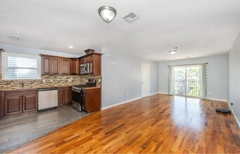 848 Lafayette St in Elizabeth, NJ - Building Photo - Building Photo