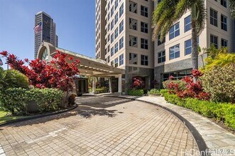 1080 S Beretania St. in Honolulu, HI - Building Photo - Building Photo