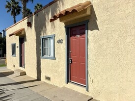 402 Civic Center Dr in Oceanside, CA - Building Photo