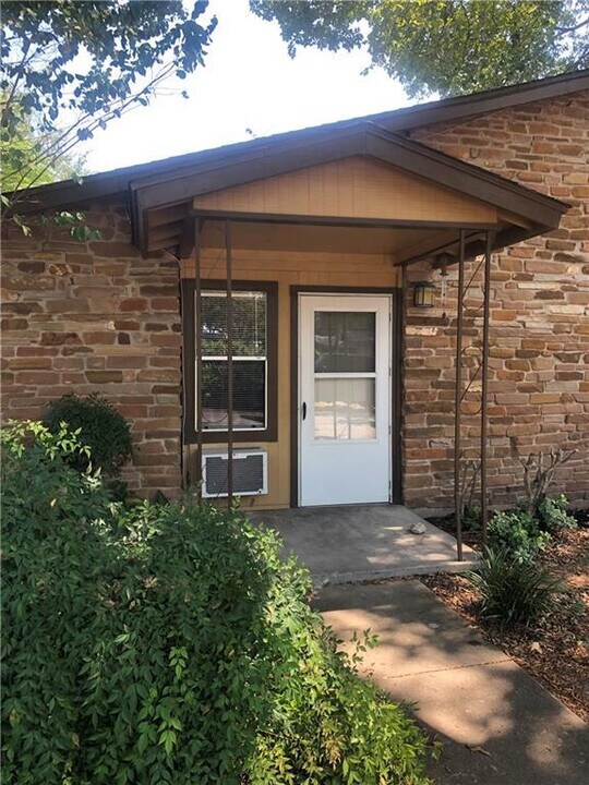 7007 Guadalupe St in Austin, TX - Building Photo