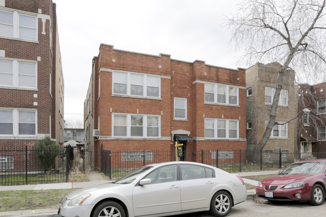 5421-5423 W Quincy St in Chicago, IL - Building Photo