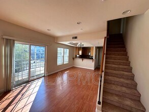 12217 Moorpark St in Los Angeles, CA - Building Photo - Building Photo