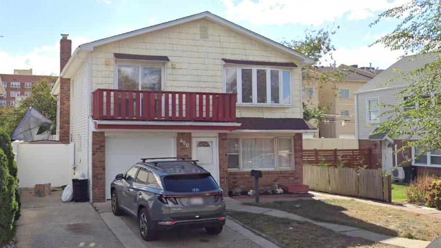 450 E Penn St in Long Beach, NY - Building Photo