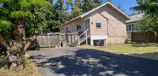 property at 1003 2nd St