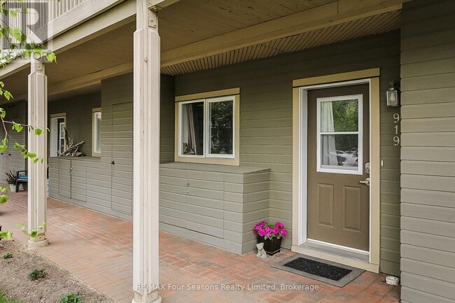 919 Cedar Pointe Ct in Collingwood, ON - Building Photo - Building Photo