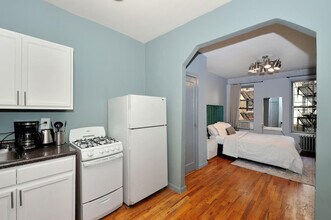 165 E 89th St in New York, NY - Building Photo - Building Photo