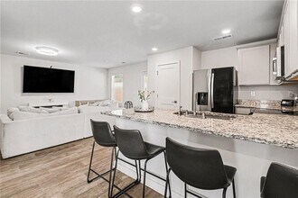 3528 Station Dr in Atlanta, GA - Foto de edificio - Building Photo