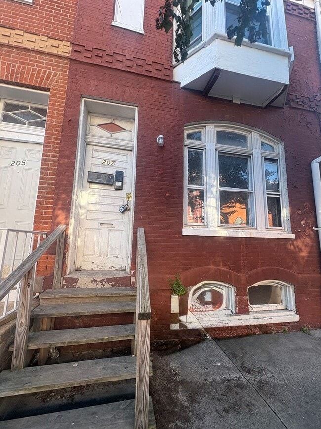 property at 207 S Pine St