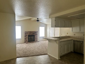 1035 Cordelia Ct in Chico, CA - Foto de edificio - Building Photo