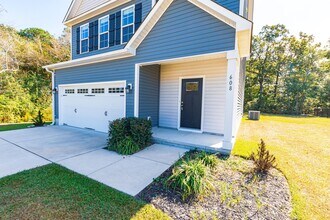 608 Feather Ct in Richlands, NC - Building Photo - Building Photo