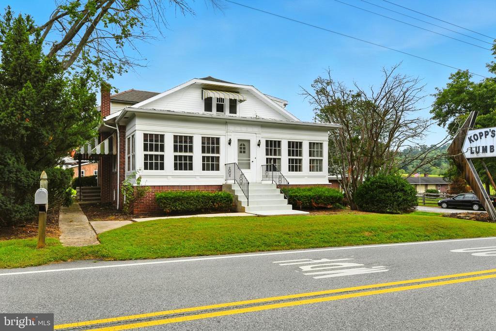 4200 Main St in Lineboro, MD - Building Photo