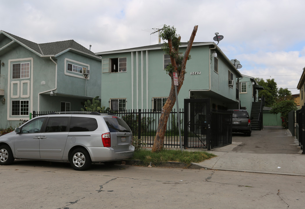 5647 Virginia Ave in Los Angeles, CA - Building Photo