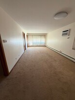6614 W Devon Ave, Unit 1 in Chicago, IL - Building Photo