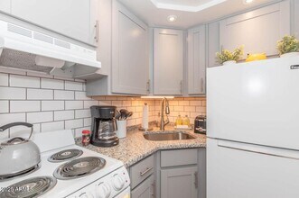 2936 E Indian School Rd in Phoenix, AZ - Building Photo - Building Photo