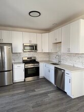 921 Mesa Dr in Lake In The Hills, IL - Building Photo - Building Photo