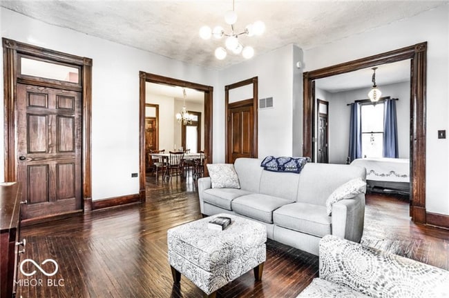 349 West Broadway Street in Greenwood, IN - Building Photo - Building Photo