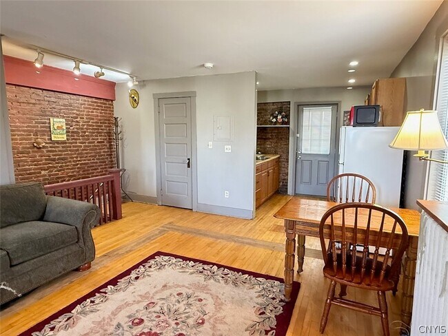 1 S Jefferson St in Pulaski, NY - Building Photo - Building Photo