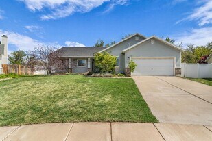 441 S 250 W in Kaysville, UT - Building Photo