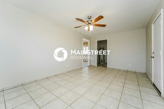 7400 W Calle Medina in Tucson, AZ - Foto de edificio - Building Photo