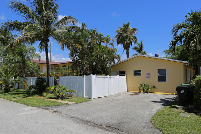 1301 NE 15th St in Fort Lauderdale, FL - Foto de edificio - Building Photo