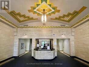 637-637 Lake Shore Blvd W in Toronto, ON - Building Photo - Building Photo