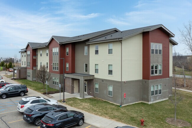 Panther Ridge Apartments in Grand Rapids, MI - Building Photo - Building Photo