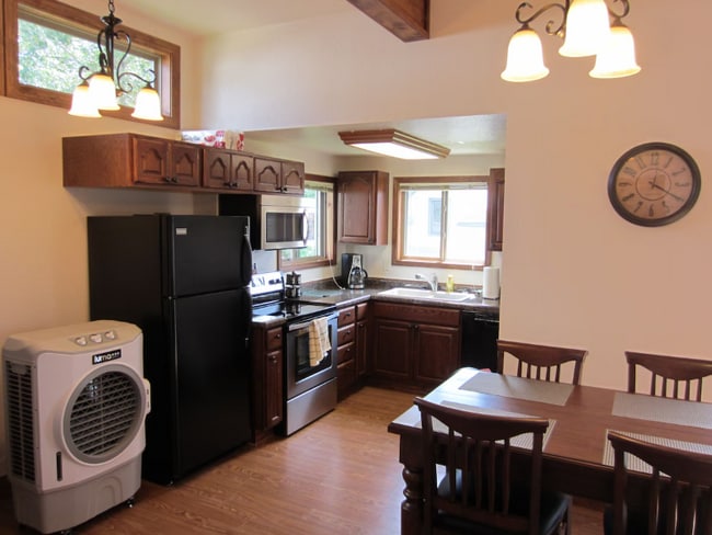 530 Harney St in Custer, SD - Building Photo - Building Photo