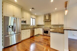 2045 Hyde St in San Francisco, CA - Building Photo