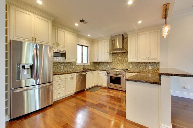 property at 2045 Hyde St