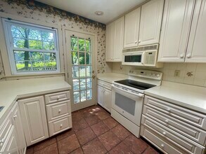97 Pepperidge Cir in Fairfield, CT - Building Photo - Building Photo