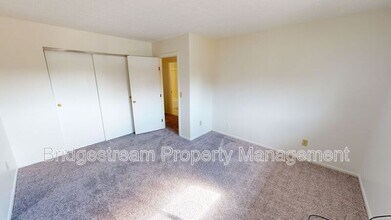 1181 Redbluff Dr in Dayton, OH - Building Photo - Building Photo