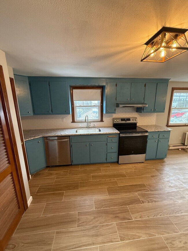 23 Randolph Ct-Unit -Floor #2 in New Britain, CT - Building Photo - Building Photo